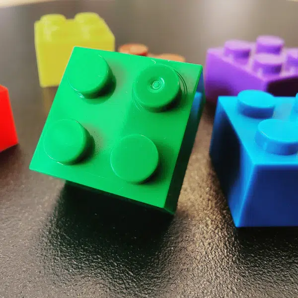 Lego bouwstenen met een magneetje voor magneetbord of als koelkastmagneet