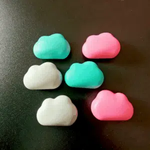 Koelkastmagneet Wolkjes 6 stuks 6 Koelkastmagneet Wolkjes 6 stuks in kleuren blauw roze wit