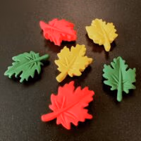 Koelkastmagneetjes bladeren van hars in rood, groen en geel