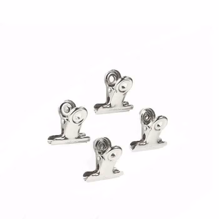 Vier clipjes met een magneetje