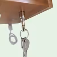 Magneet sleutelhanger met een sleutel