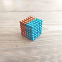 216 magneetballetjes in de kleuren aqua en oranje