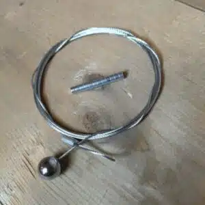Fotokoord (1.9 meter, zilver) met gratis magneetjes 2 Magnetisch fotokoord met 10 gratis magneetjes voor het handig rangschikken en presenteren van je foto's.