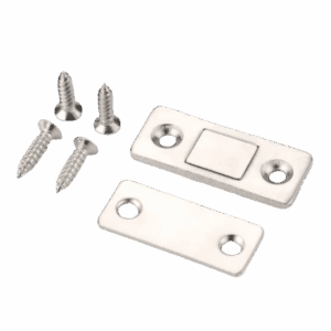 Magneet slotje (voor kastdeur etc.) 2 Magneet slotje met schroeven en tegenplaatje en de mogelijkheid om de schroeven verzonken in het slotje weg te werken.