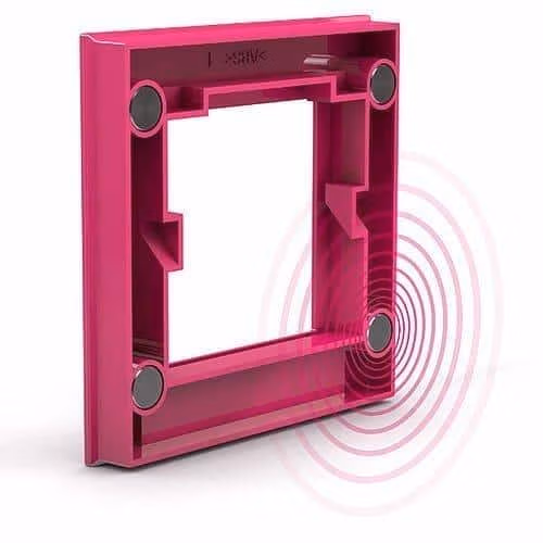Sterke magneten in een kunststof roze fotolijst