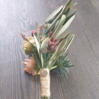 Corsagemagneten (set van 2 magneten) 3 Aan de achterzijde van een corsage aangebrachte corsagemagneet