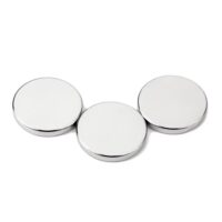 Neodymium Schijfmagneet 15 mm x 2 mm N40 (trekkracht 1.9 kg.) 3 Neodymium schijfmagneten 15 x 2 mm