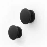 Magneethaken KalaMitica Ø 5,2 cm wit of zwart 4 Twee ronde zwarte magneethaken die maar liefst 3 kilo kunnen dragen