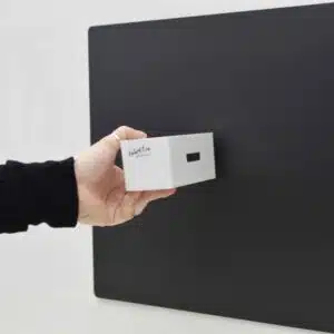 Magnetisch bakje langwerpig 12cm van KalaMitica - meerdere kleuren 5 Zwart magneetbord met een wit magnetisch bakje