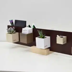 Magnetische (planten) pot ‘Cube’ 6cm van KalaMitica – meerdere kleuren 6 Vierkante magnetische bakjes op een magneetbord