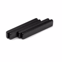 Blokmagneet zwart 30 x 7 x 2,5 mm (N38H) Hittebestendig Houdkracht 2,1 kg 3 Stapeltje blokmagneten in het zwart