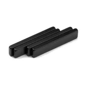 Blokmagneet zwart 30 x 7 x 2,5 mm (N38H) Hittebestendig Houdkracht 2,1 kg 3 Stapeltje blokmagneten in het zwart