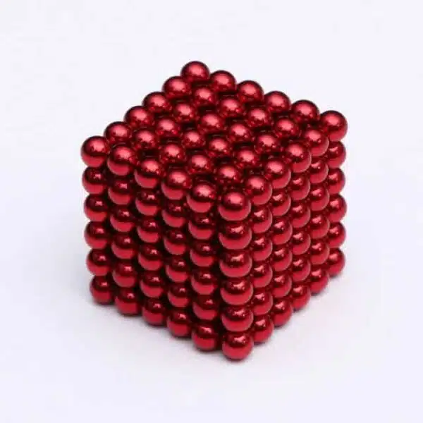 Blokje gebouwd van magneetballetjes 5mm in rode kleur