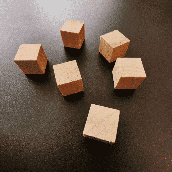 Zes houten blokjes magneten van 15mm met een ingewerkt Neodymium magneetje