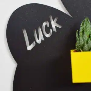 Magneetbord / Magnetisch krijtbord 'Luck' (33 x 33 cm) zwart 4 Magneetbord en magnetische krijtbord Luck van KalaMitica e1733389960113