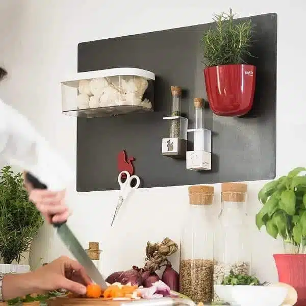 Magneetbord inrichten met accessoires voor magnetische krijtborden en magneetborden