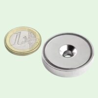 Potmagneet verzonken gat 32 mm (max trekkracht 30 kilo) 2 Potmagneet 32 mm met schroefgat