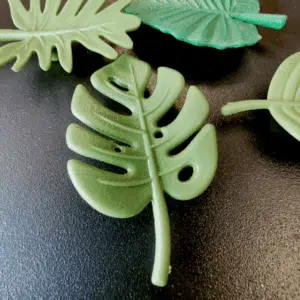 Koelkastmagneten Green Leaf 4 Koelkastmagneet van hars in de vorm van het groene blad van de gatenplant