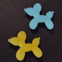 Koelkastmagneten Balloon Dog 4 Twee Koelkastmagneet Balloon Dog in blauw en geel