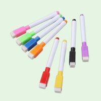 Kleine whiteboard stiften 8 kleuren 2 Acht gekleurde kleine whiteboardstiften met magnetische strip op de dop