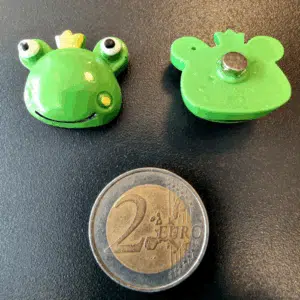 Koelkastmagneetjes Koning Kikker grootte e1733312033631