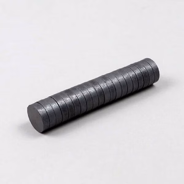 Stapeltje ferriet schijfmagneten 20x5mm