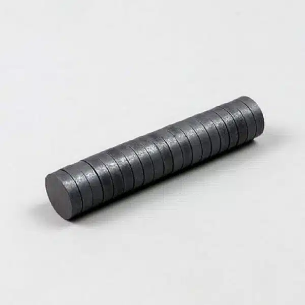Stapeltje ferriet schijfmagneten 20x5mm