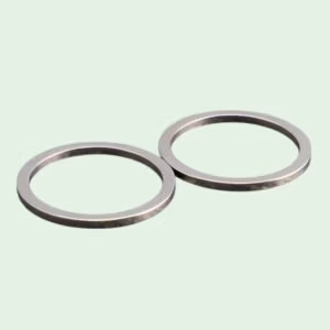Ringmagneten, Neodymium vernikkeld 30/25 mm 2 Twee ringmagneten naast elkaar gelegd