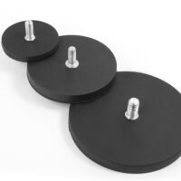 Magneet met rubbercoating en schroefdraad 66 mm 3 Rubberen magneten met draadstift
