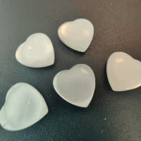 Koelkastmagneet Melkglas Hartje 4 Koelkastmagneten melkachtig zilver hartjes van glas