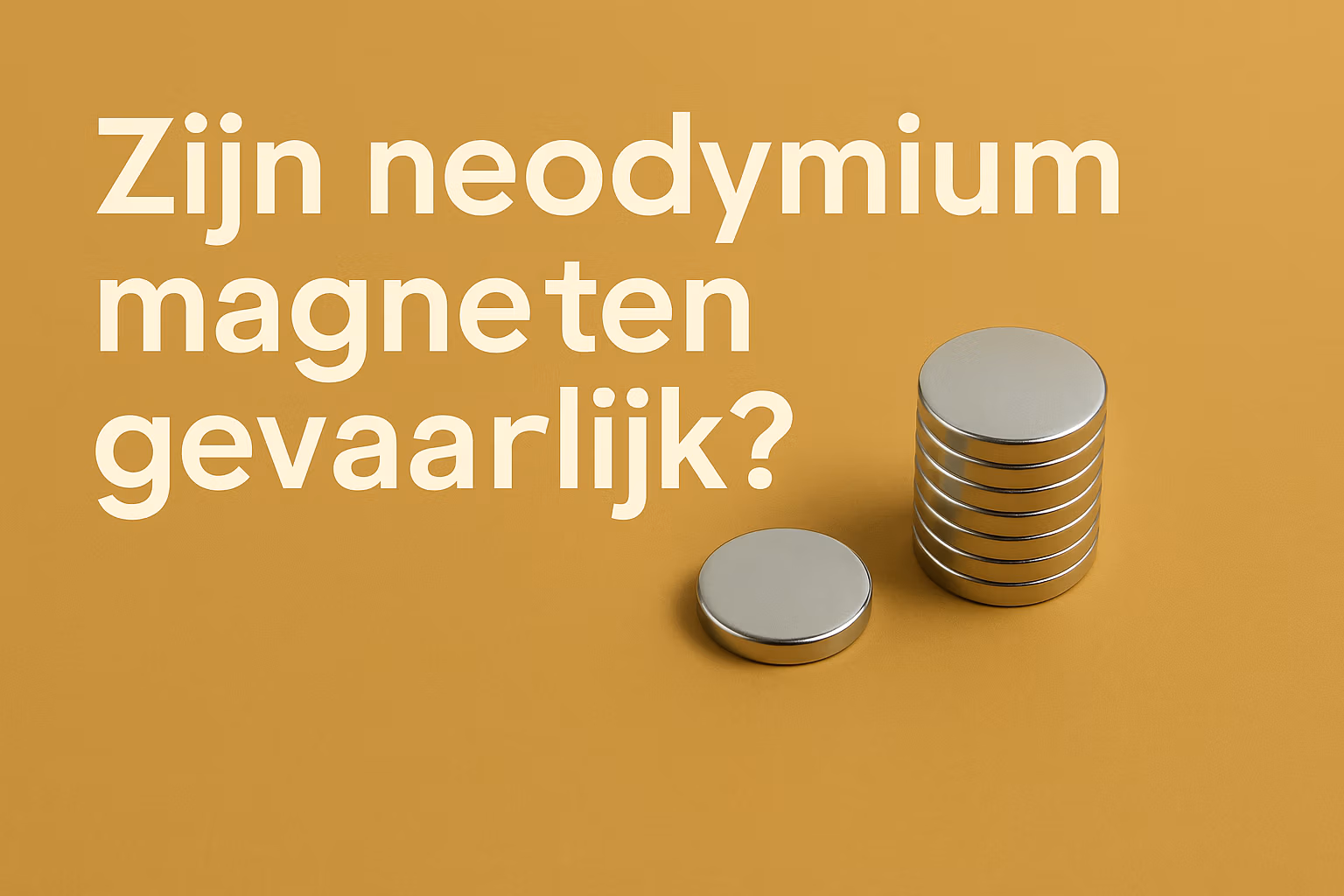 Uitgelichte afbeelding met de titel “Zijn neodymium magneten gevaarlijk?” op een rustige mintgroene achtergrond, in Poppins Bold, met klein U-magneet-icoon rechtsboven; ontwerp in de huisstijl van MagneetjesWinkel.nl.
